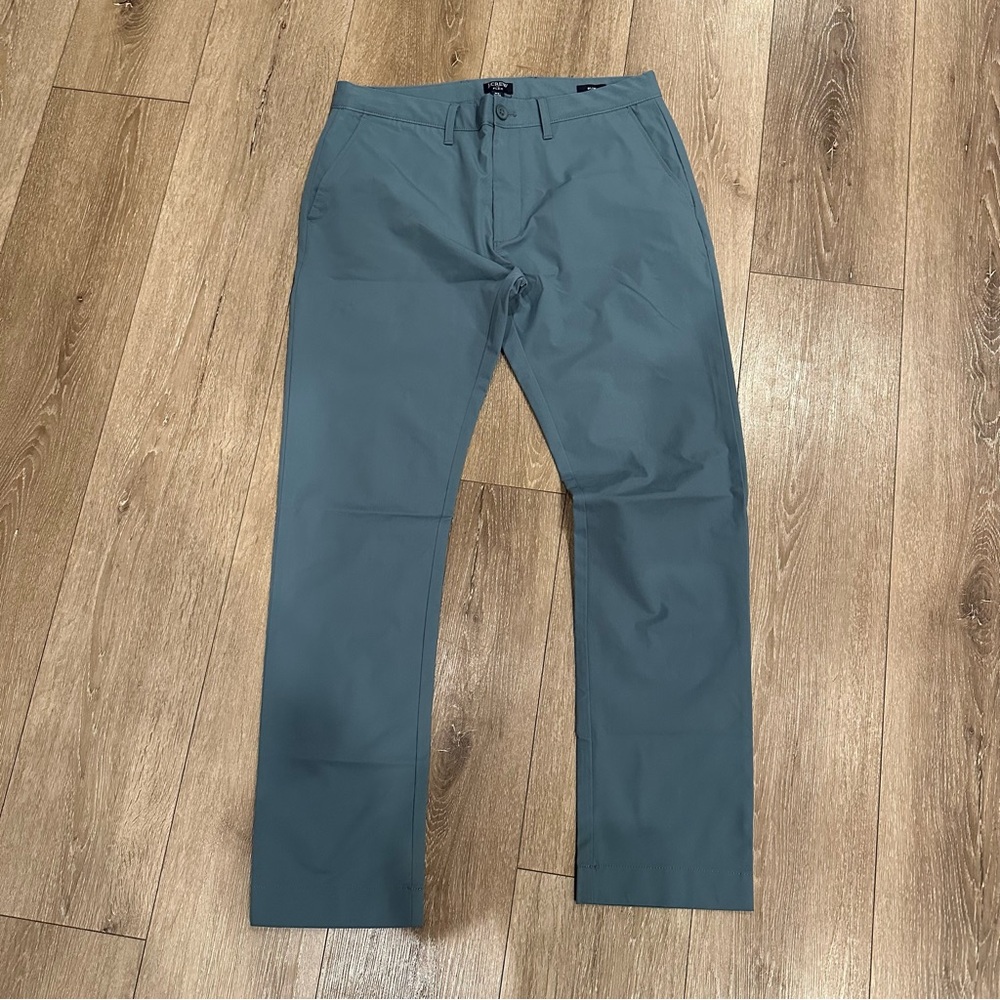 JCrew factory Tech Chino size 31x30 slim fit